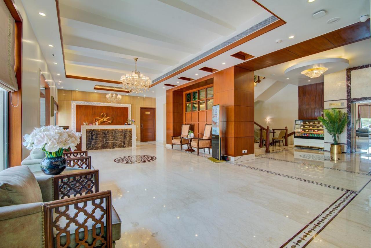 Hotel In By Amrik Sukhdev
