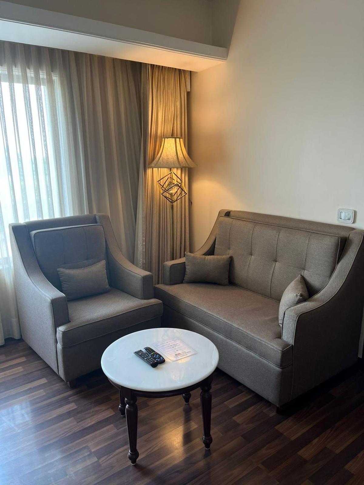 In By Amrik Sukhdev 4*