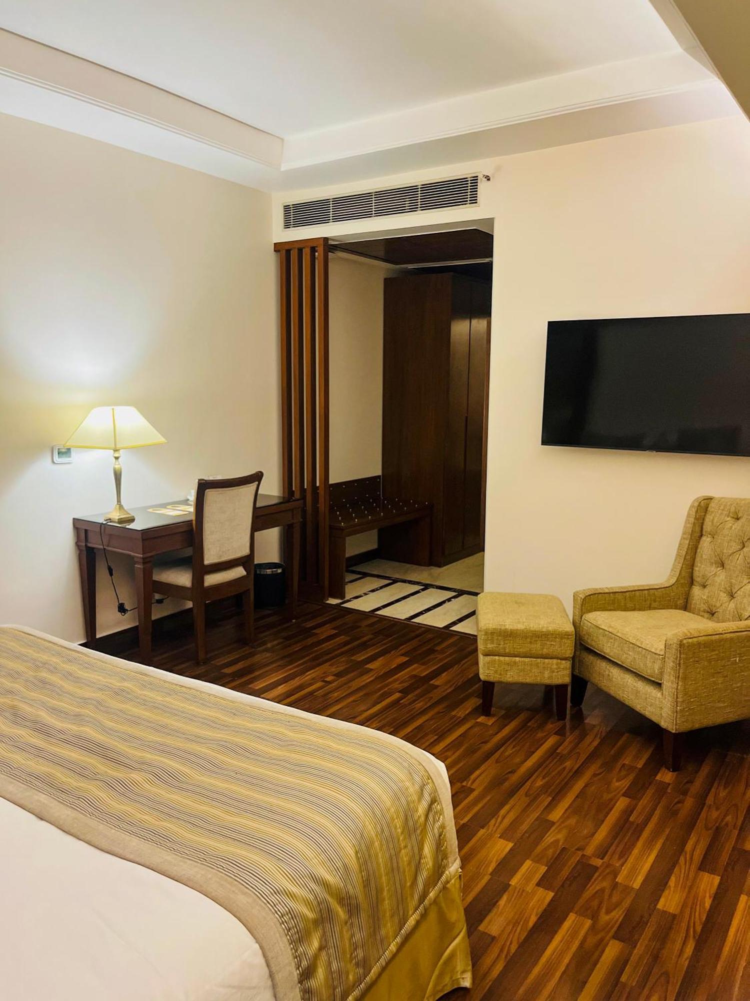 In By Amrik Sukhdev Hotel